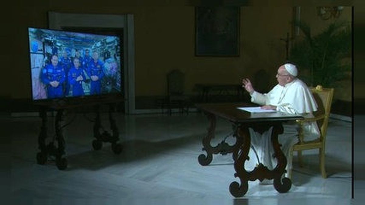 Papa Francis Astronotlara İnsanlığın Evrendeki Yerini Sordu