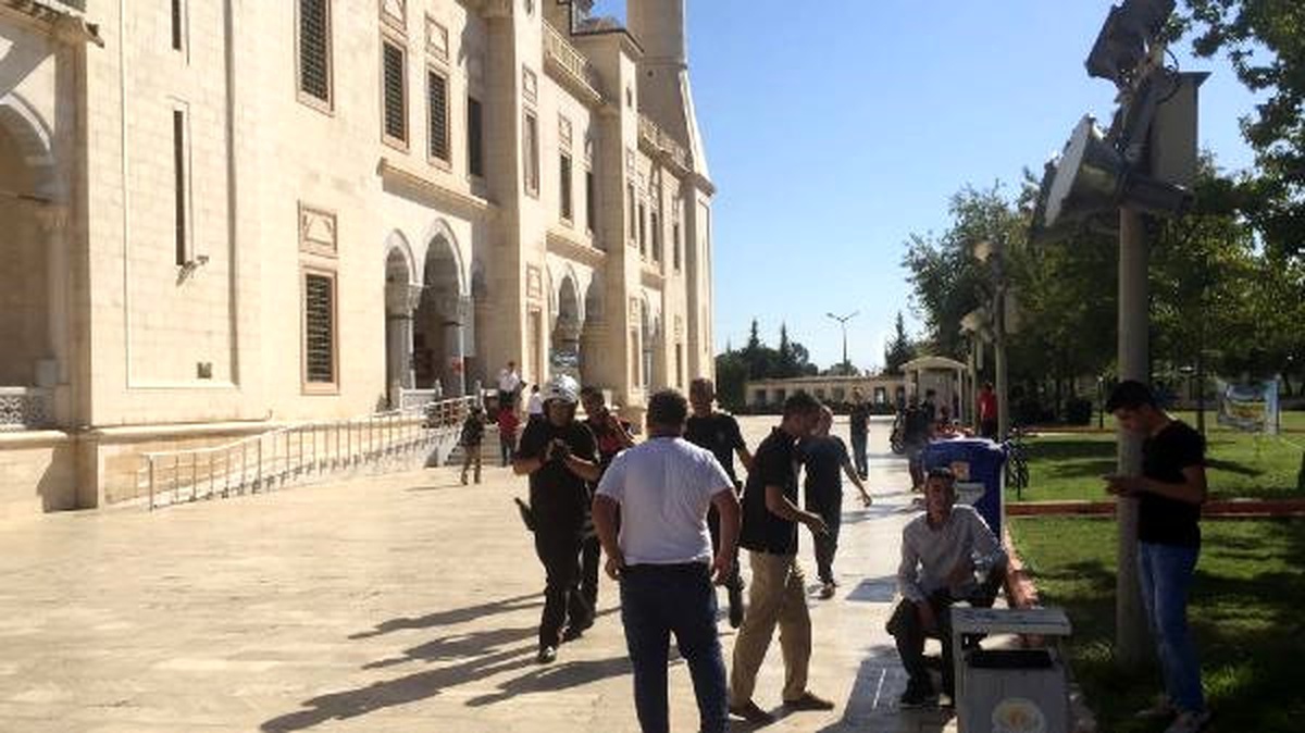 Sabancı Merkez Camisi\'nde Asılsız Canlı Bomba İhbarı