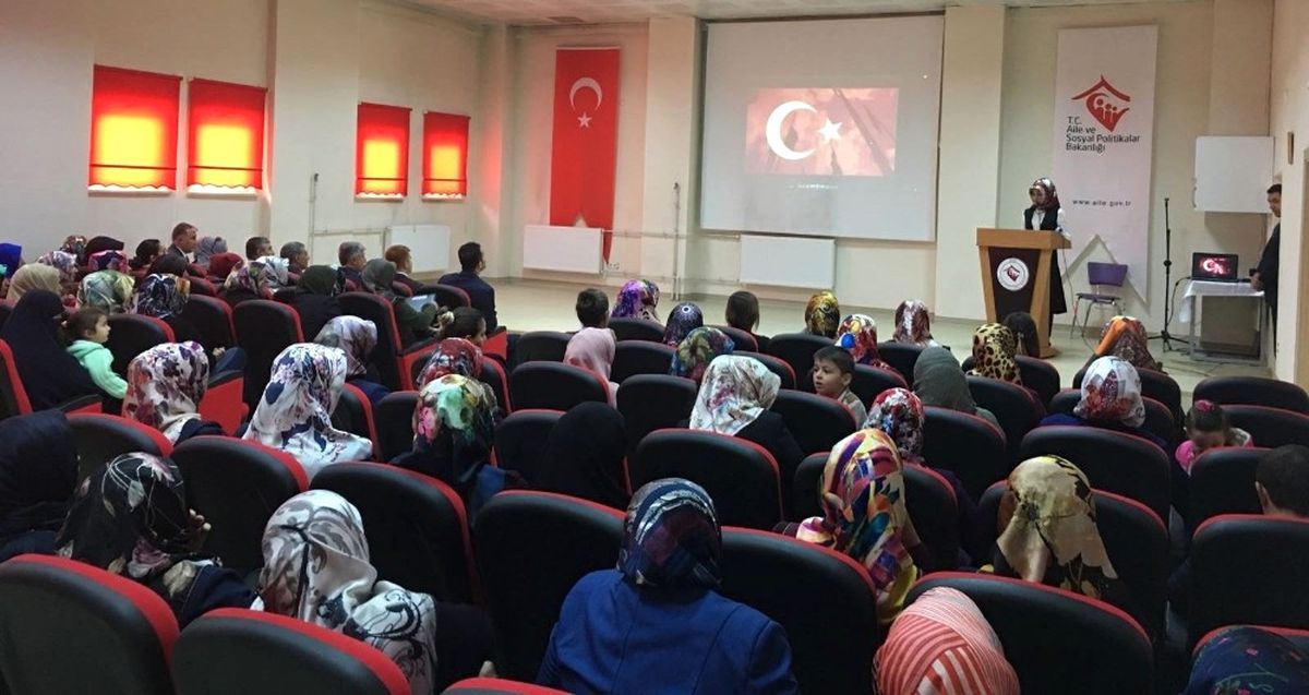 Tatvan\'da "Aile İçi İletişim" Semineri