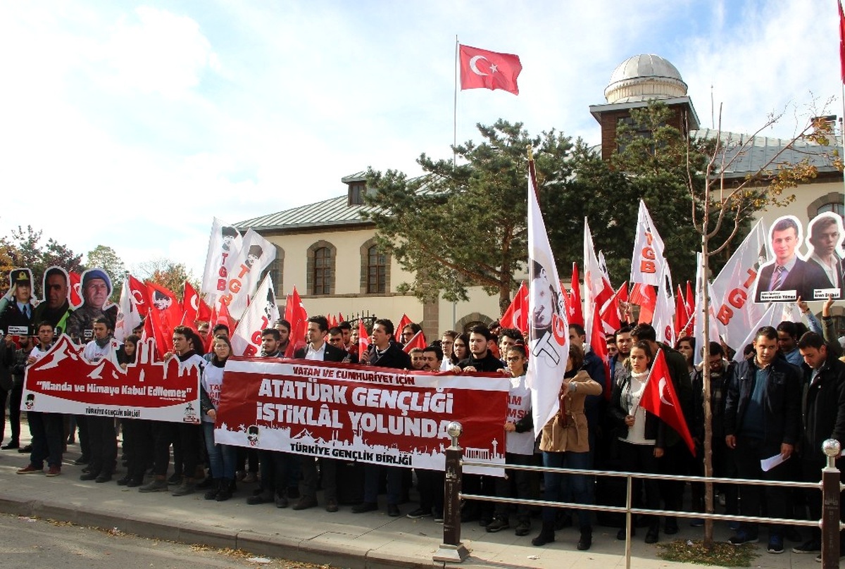 Tgb\'li Gençler \'İstiklal Yürüyüşü\'nde Erzurum\'da
