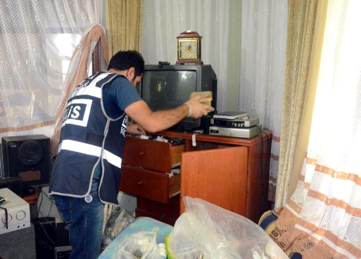 Uydu Alıcısının İçinde Kokain Bulundu
