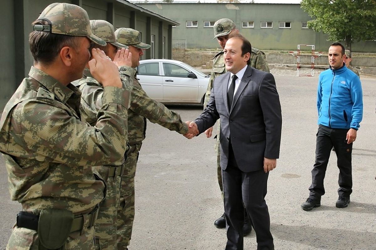 Vali Ali Hamza Pehlivan, Öğle Yemeğinde Askerlerle Buluştu