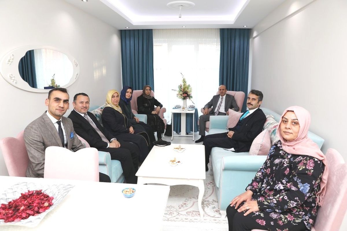 Vali Çiftçi Şehit Ailelerine Konuk Oldu