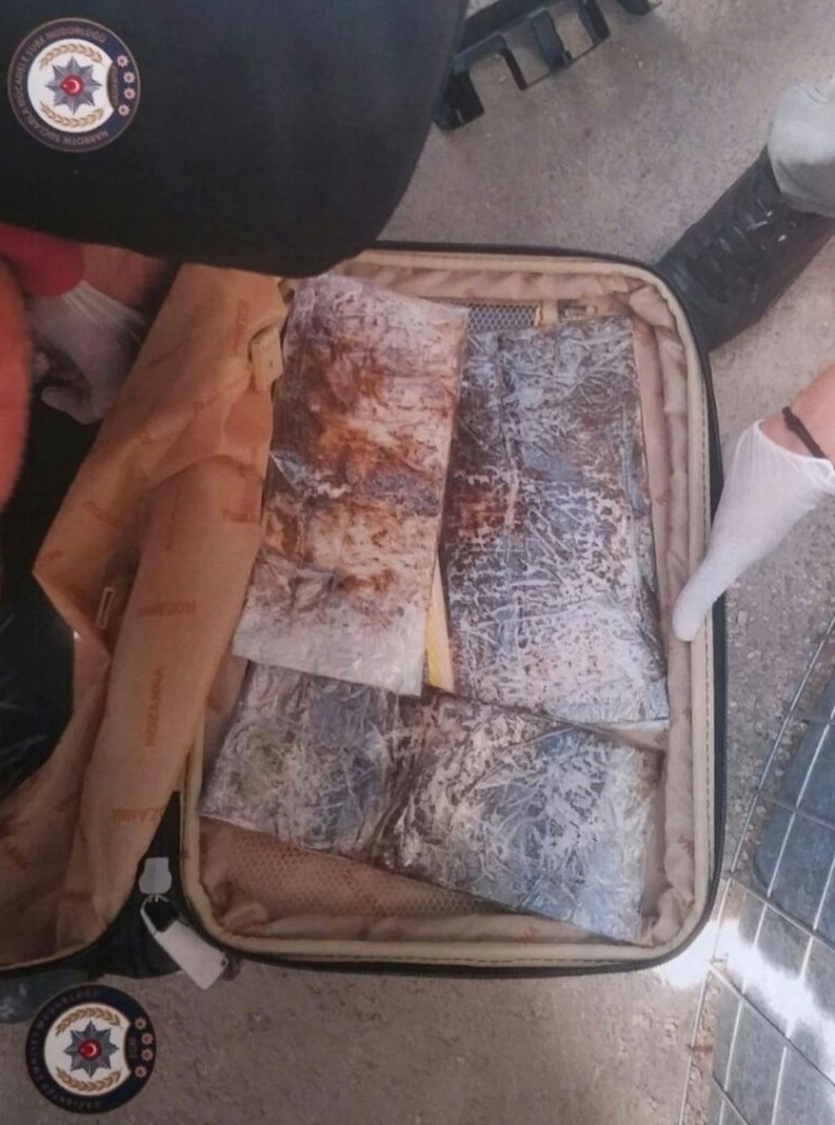 Yolcu Valizinden Uyuşturucu Çıktı