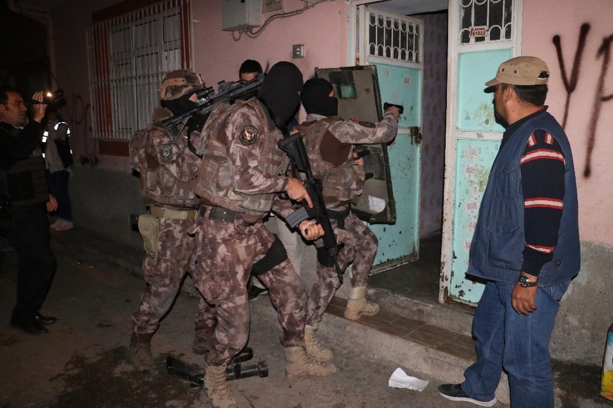 Adana\'da Pkk/kck Operasyonu: 13 Gözaltı