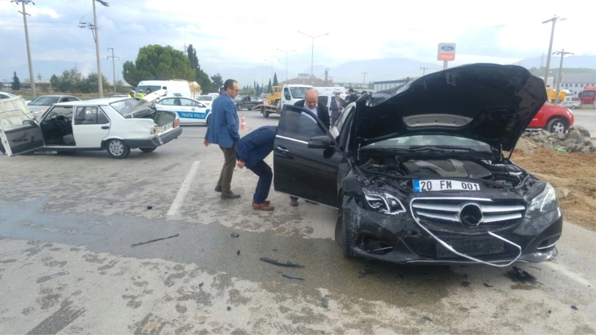 AK Parti Milletvekilinin İçinde Bulunduğu Otomobil Kaza Yaptı