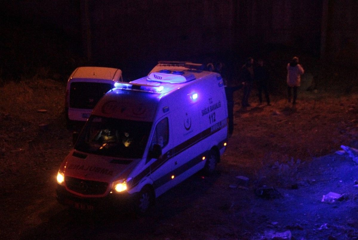 Annesini Arayıp \'Hakkını Helal Et\' Diyen Çocuk 8. Kattan Atlayarak Hayatına Son Verdi