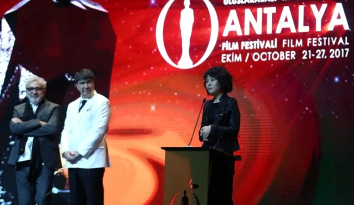 Antalya Film Festivalinde En İyi Film Ödülü Melekler Beyaz Giyer\'in