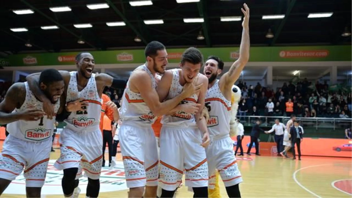 Banvit\'in Kahramanı Tolga Geçim