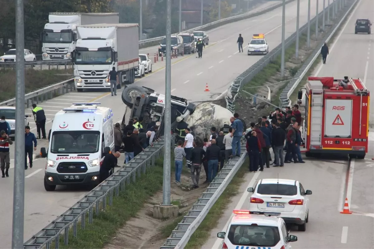 Beton Mikseri Devrildi, Sürücü Hayatını Kaybetti