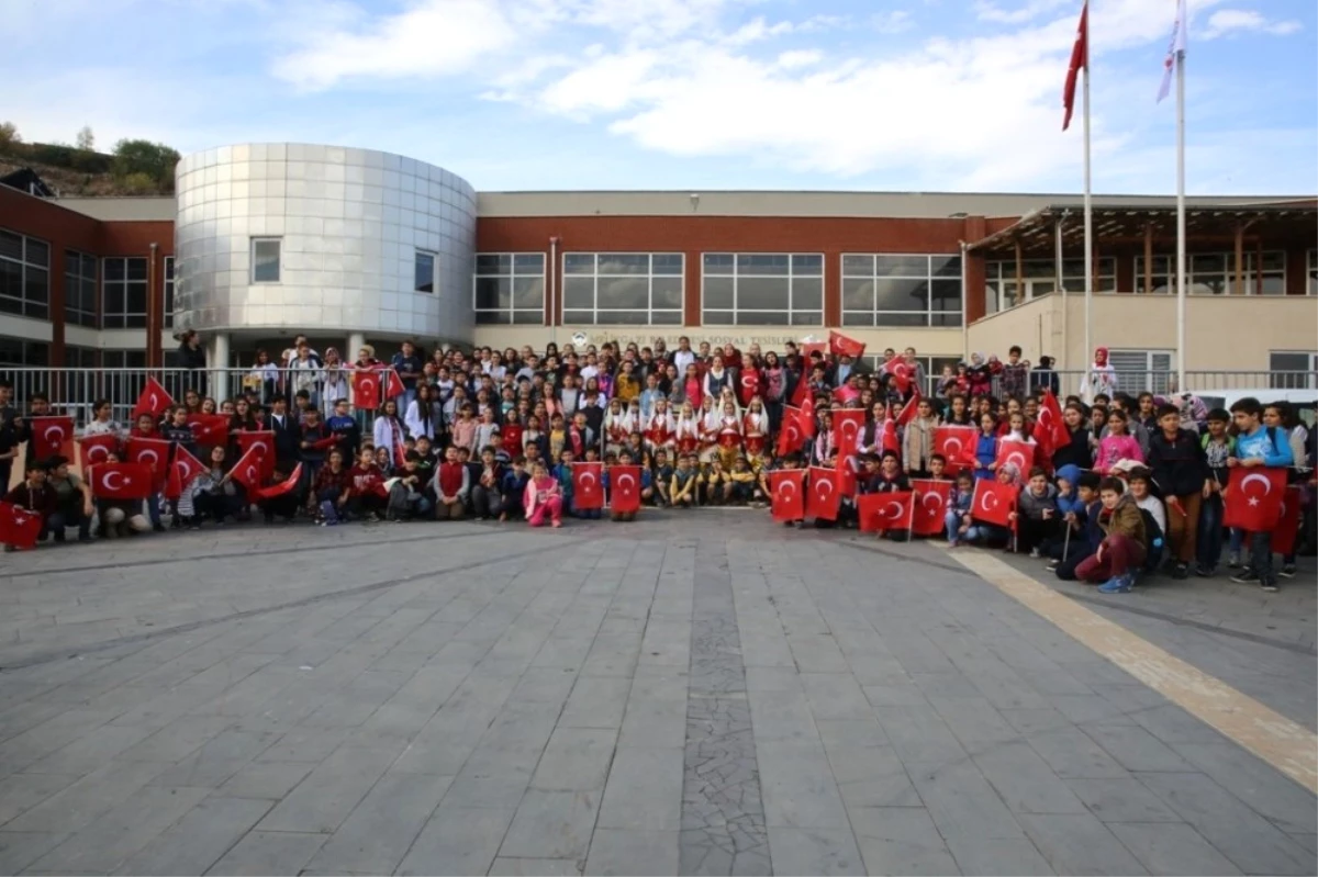 Çocuk Meclisi\'nden 29 Ekim Cumhuriyet Bayramı Etkinliği