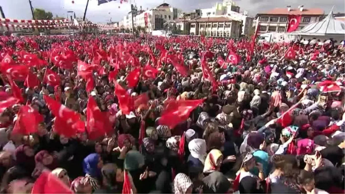 Cumhurbaşkanı Erdoğan: "Demokrasi Onlara Başka Bize Başka İşliyor"