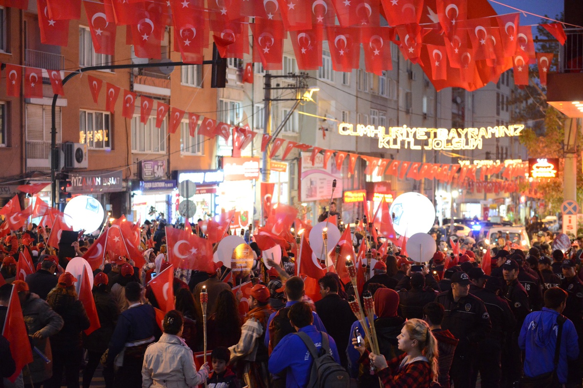 Cumhuriyet Coşkusu Yıldırım\'da Yaşanacak