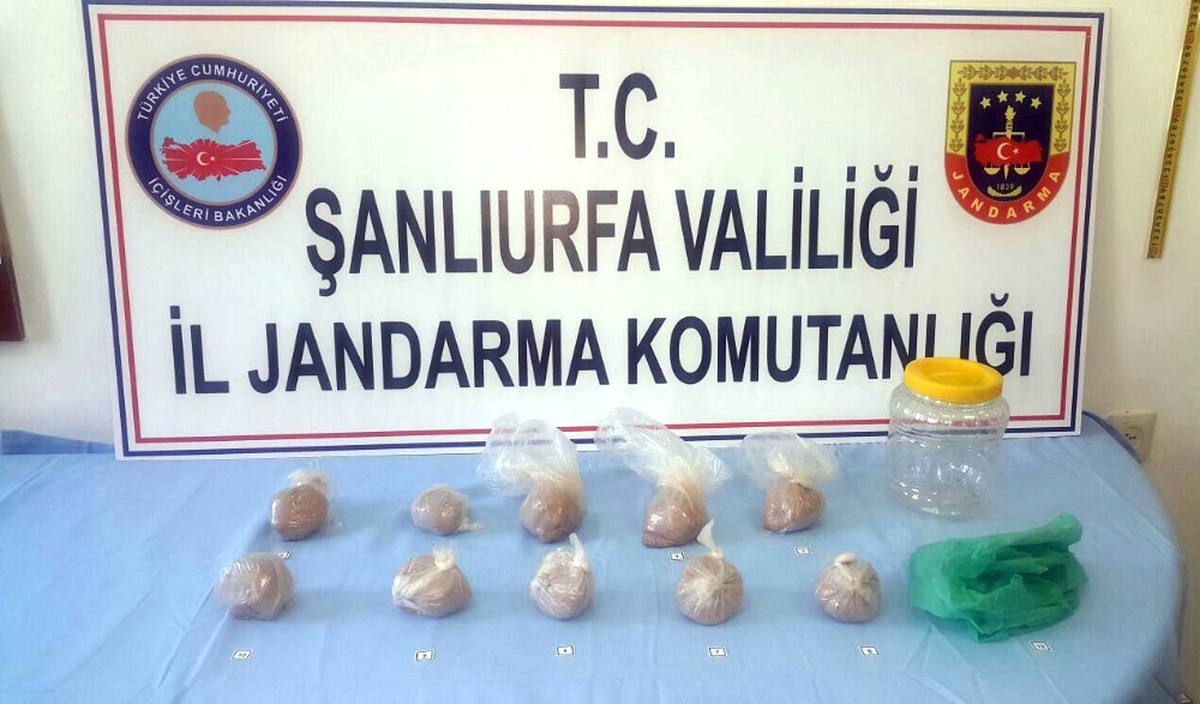 Durdurulan Motosiklette 1 Kilo Eroin Ele Geçirildi