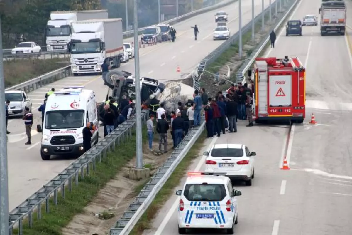 Düzce\'de Devrilen Beton Mikserinin Sürücüsü Öldü