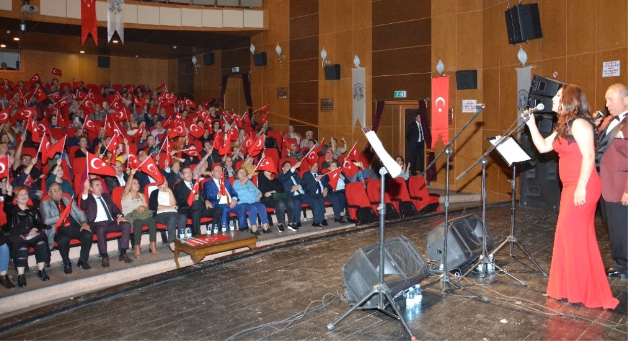 Efeler Belediyesi Cumhuriyet Konseri ile Vatandaşlara Unutulmaz Bir Gece Yaşattı