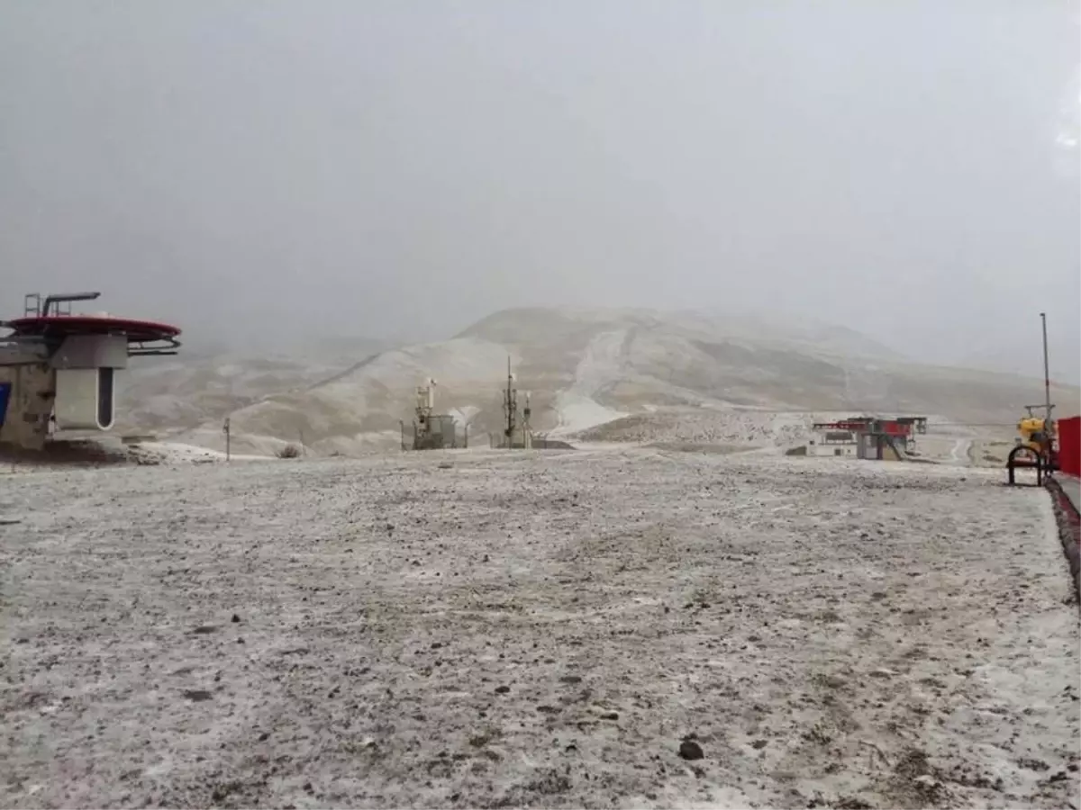 Erciyes\'te Beklenen Kar Yağışı Başladı