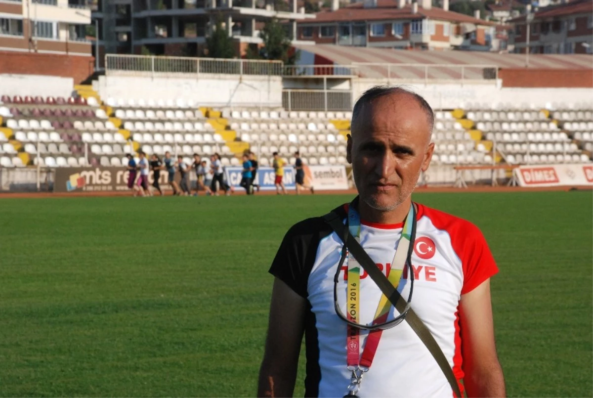 Gazete Kupürü Hayatını Değiştirdi, Atletizm Süper Ligi\'nde Kulüp Başkanı Oldu