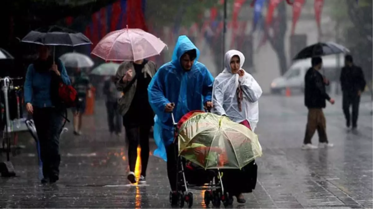 Meteoroloji\'den İstanbul\'a Akşam Saatleri İçin Sağanak Yağış Uyarısı