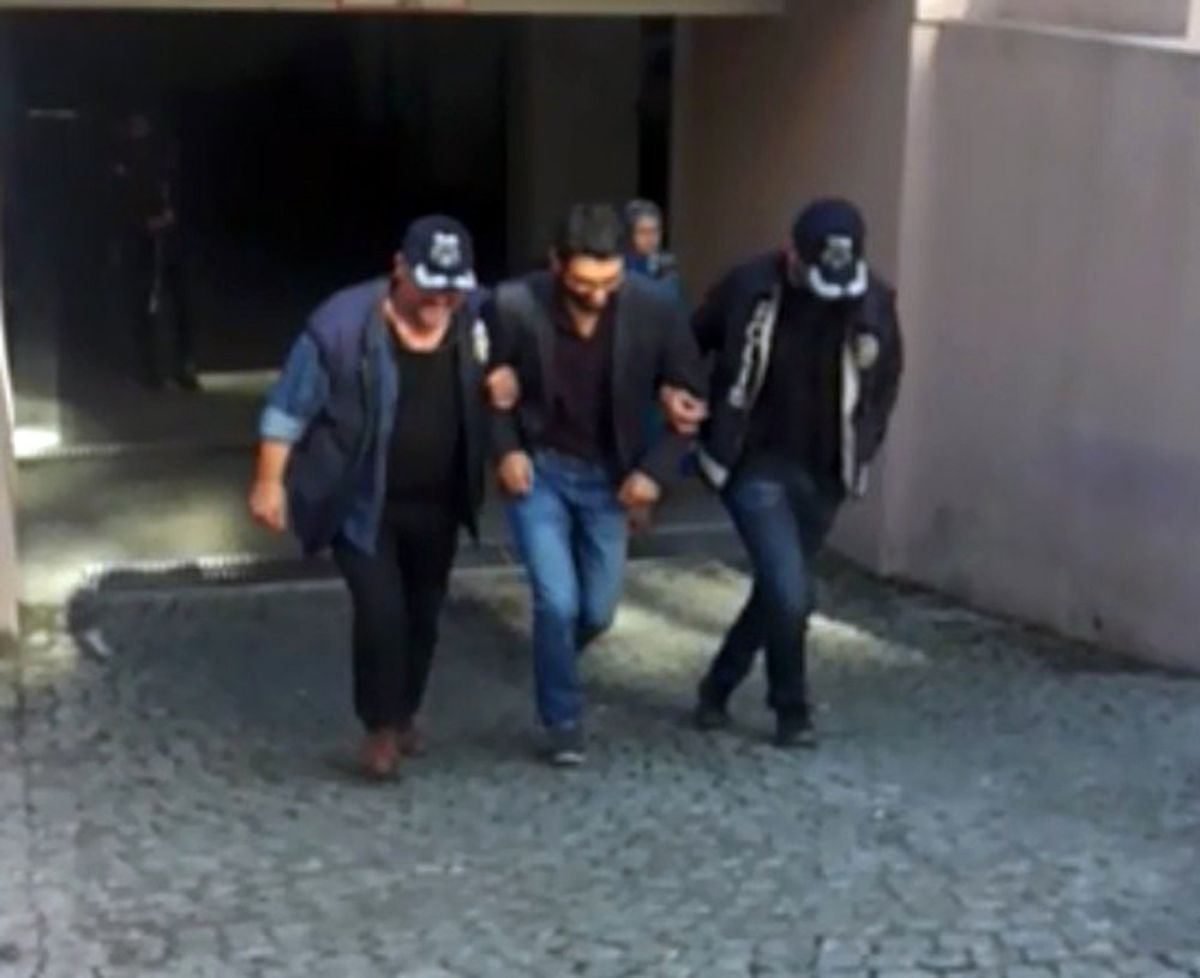 İzmir\'de Avukatlara Dhkp/c Operasyonu