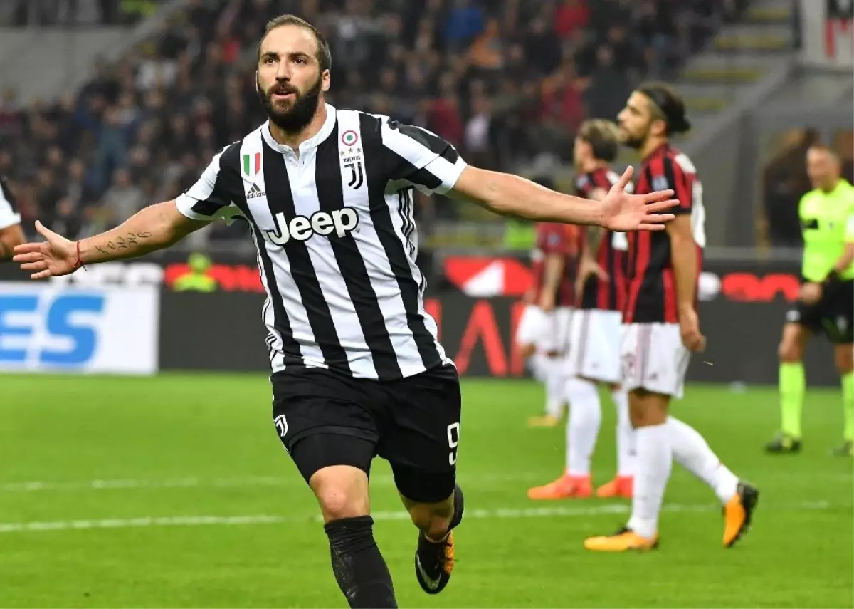 Juventus, Milan\'ı 2-0 Mağlup Etti