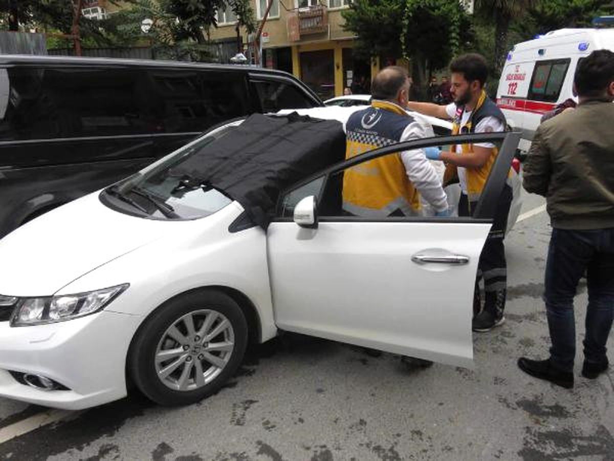 Kadıköy\'de Kadına Otomobilde Silahlı Saldırı (1)