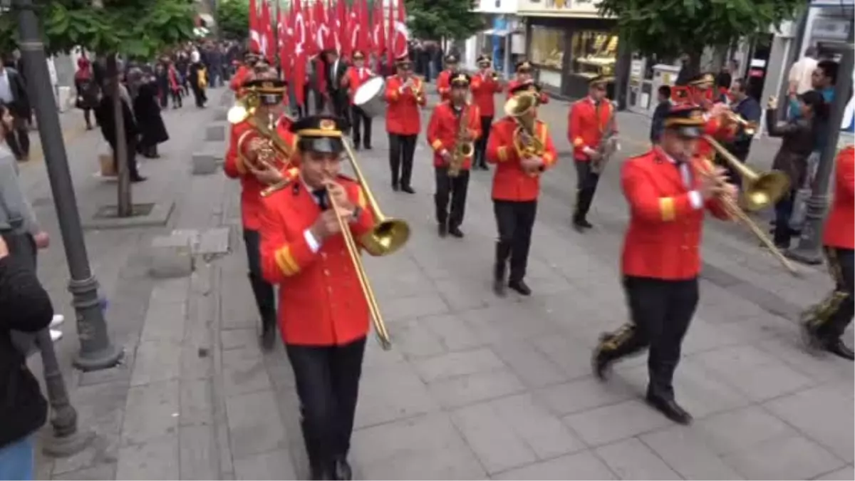 Karabük\'te Cumhuriyet Yürüyüşü