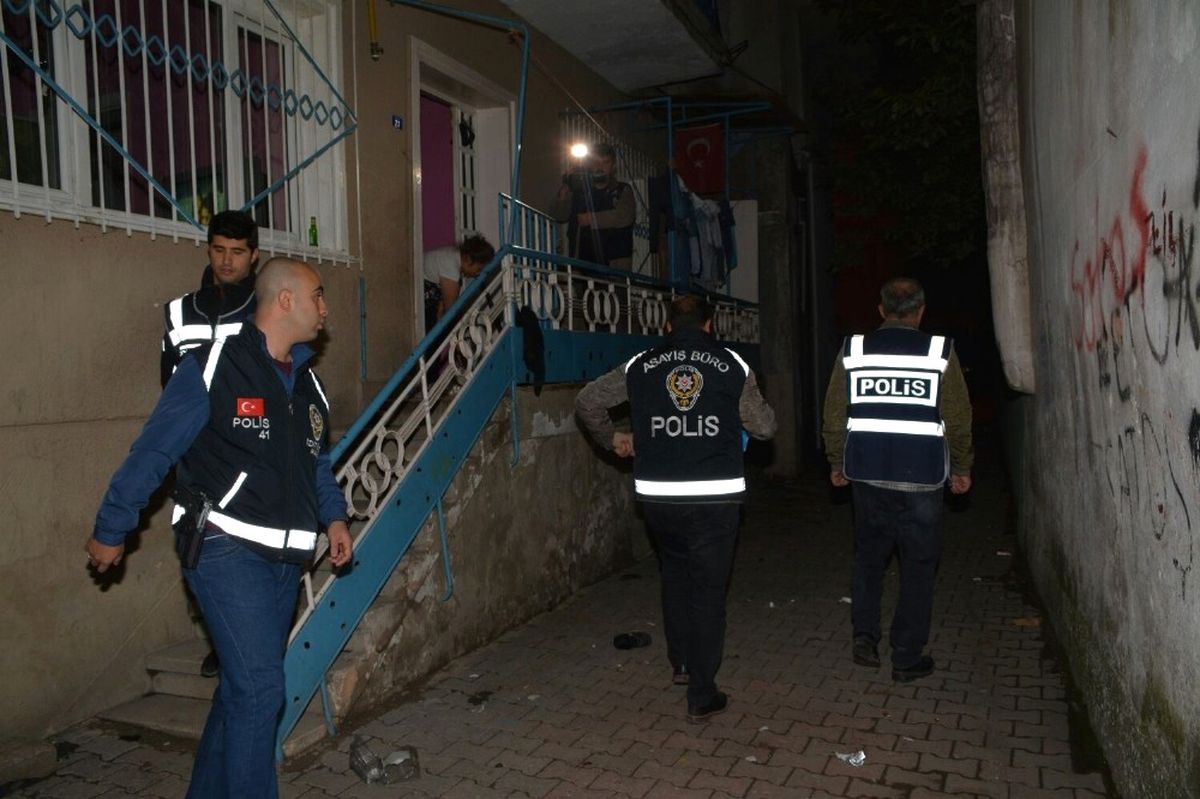 Kocaeli\'de Aranan 22 Şahıs Yakalandı