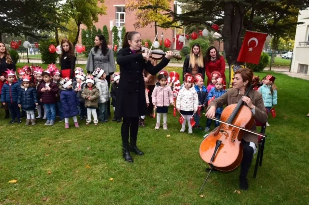 Miniklerin "29 Ekim Cumhuriyet Bayramı" Coşkusu