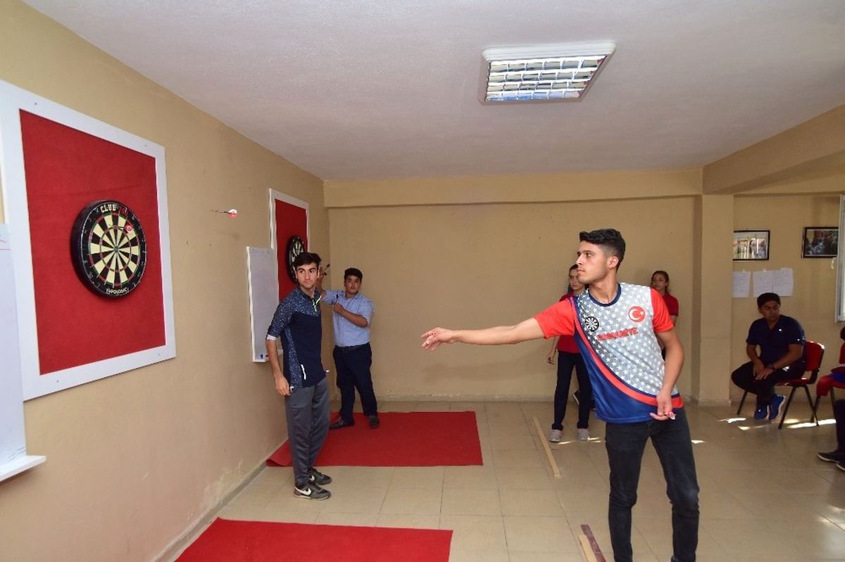 Osmaniye\'de 29 Ekim Cumhuriyet Bayramı Dart Turnuvası Yapıldı