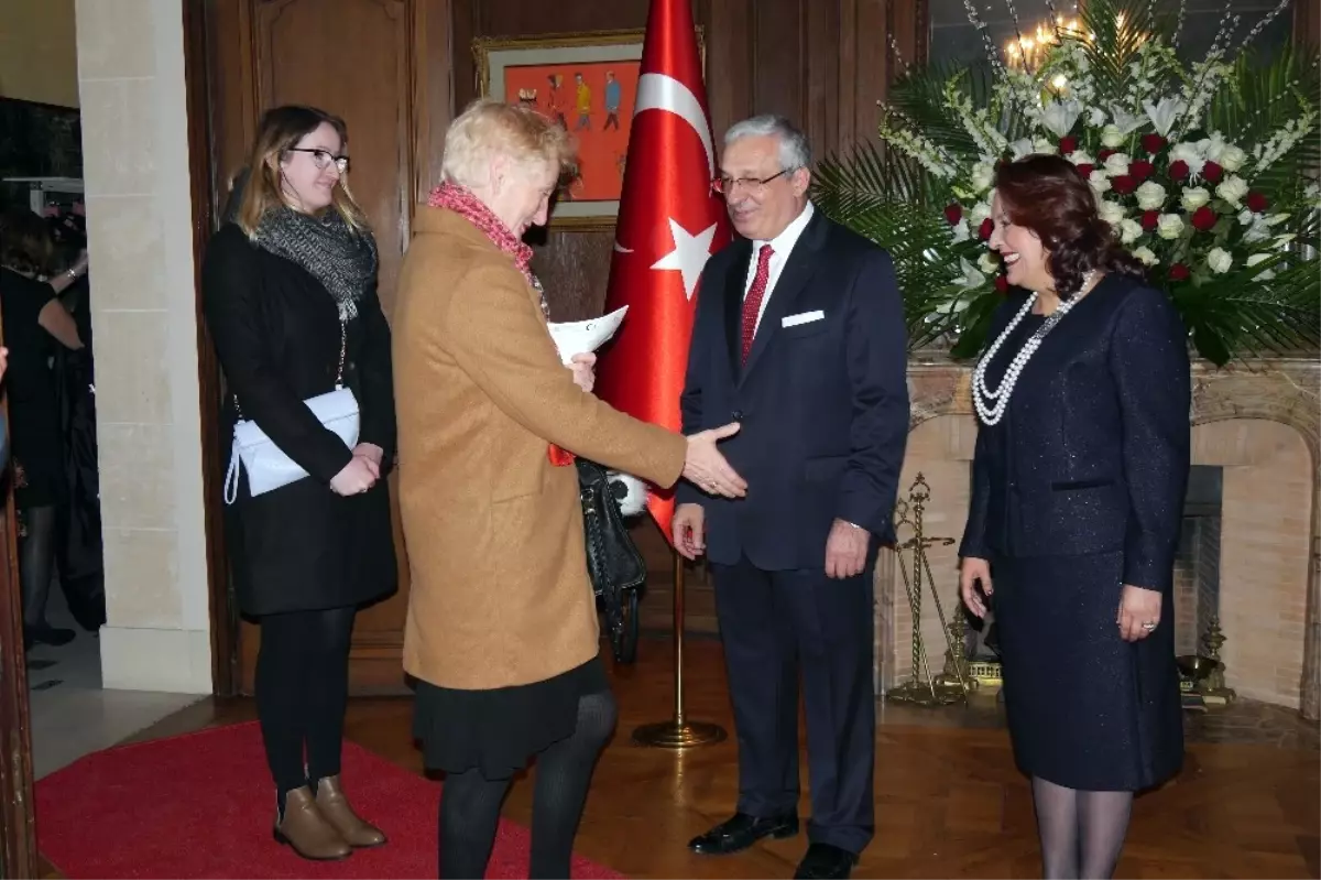 Paris\'te Cumhuriyetin Kuruluşunun 94.yıl Dönümü Çoşkuyla Kutlandı