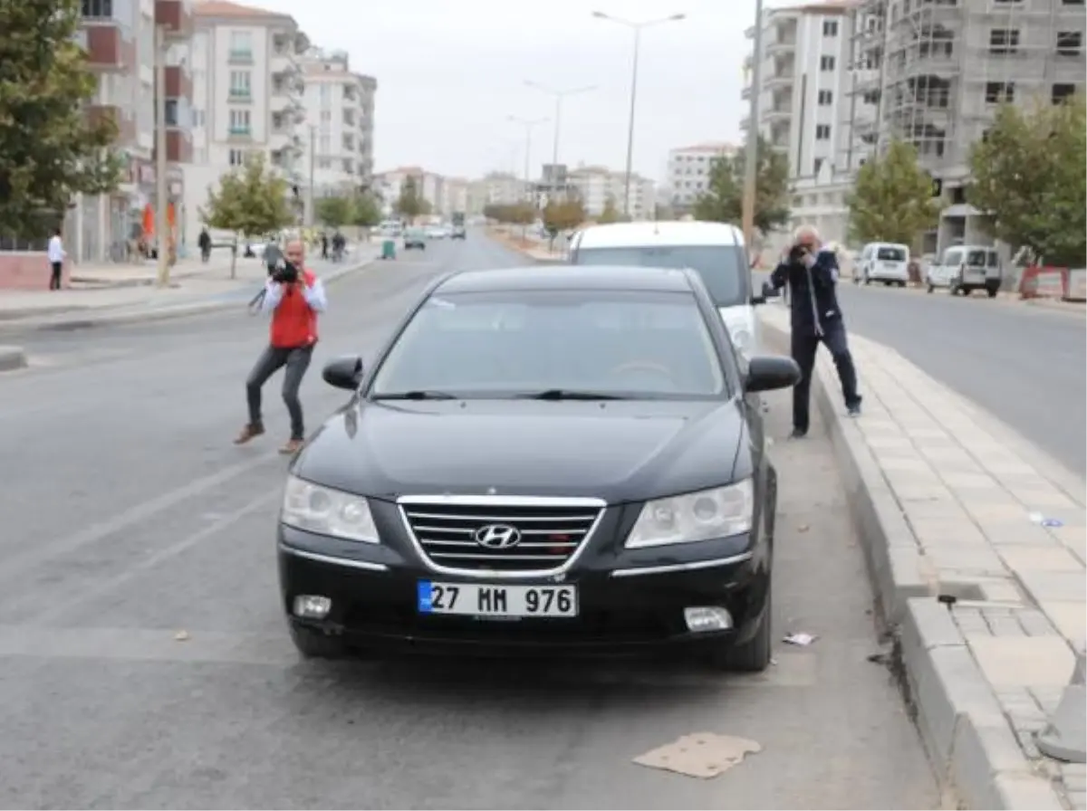 Polisten Kaçan Otomobil, Bomba Paniğine Neden Oldu