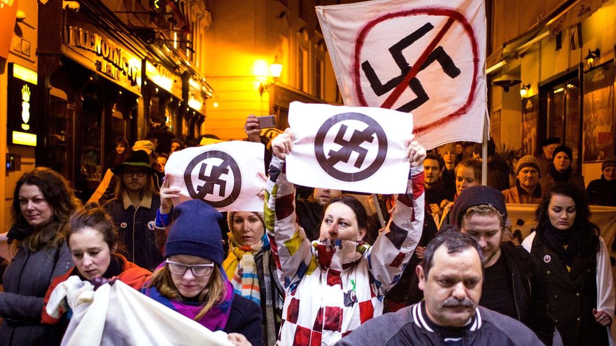 Slovakya Posta İdaresi: "Irkçı Parti İçeriklerini Taşımayacağız"