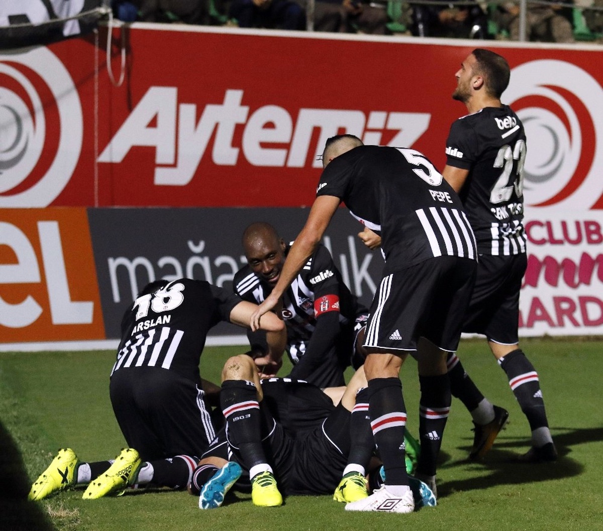 Süper Lig: Aytemiz Alanyaspor: 1 - Beşiktaş: 2 (Maç Sonucu)