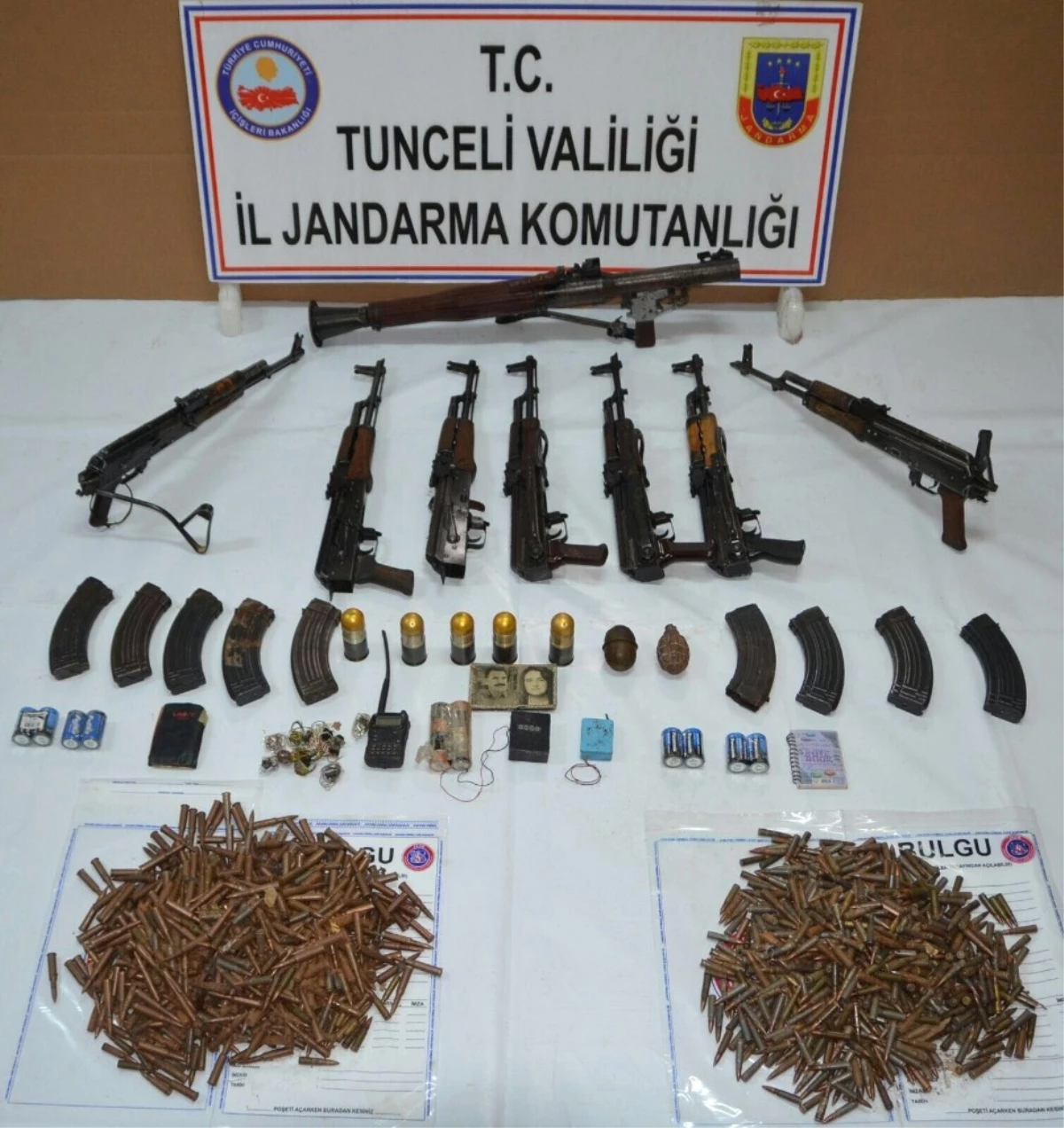 Tunceli\'de PKK\'nın Silah Deposu Ele Geçirildi