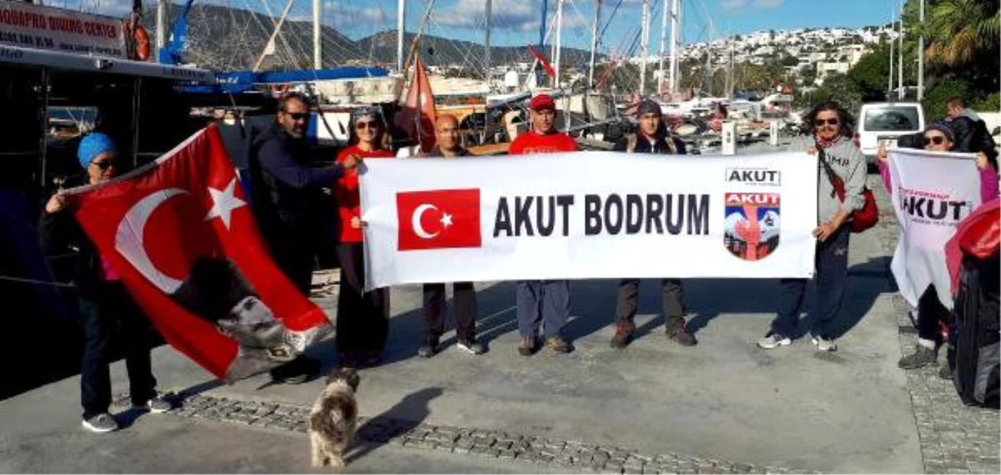 Akut Bodrum\'dan Sualtında Cumhuriyet Kutlaması