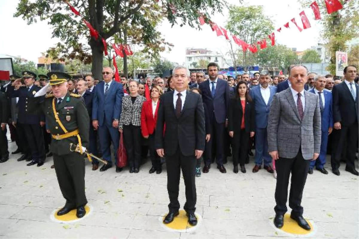 Bağcılar\'da Coşkulu 29 Ekim Cumhuriyet Bayramı Kutlaması