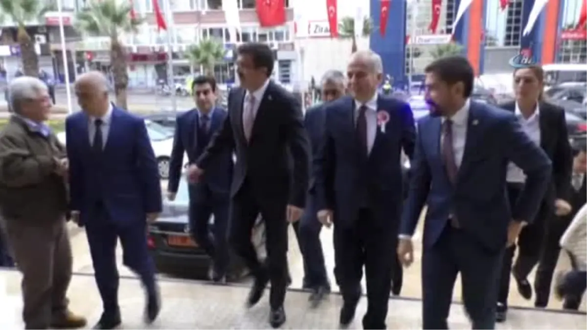 Bakan Nihat Zeybekci, Denizli\'de 29 Ekim Kutlamalarına Katıldı