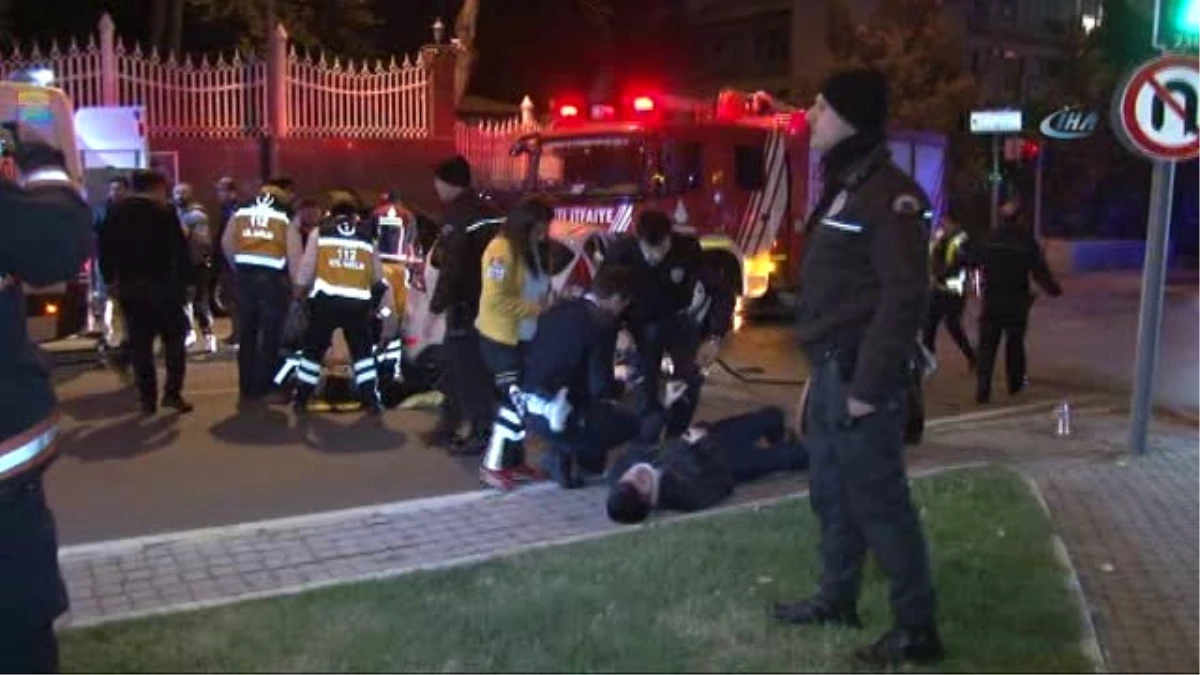 Beşiktaş\'ta İki Otomobil Çarpıştığı Kazada 5 Kişi Yaralandı