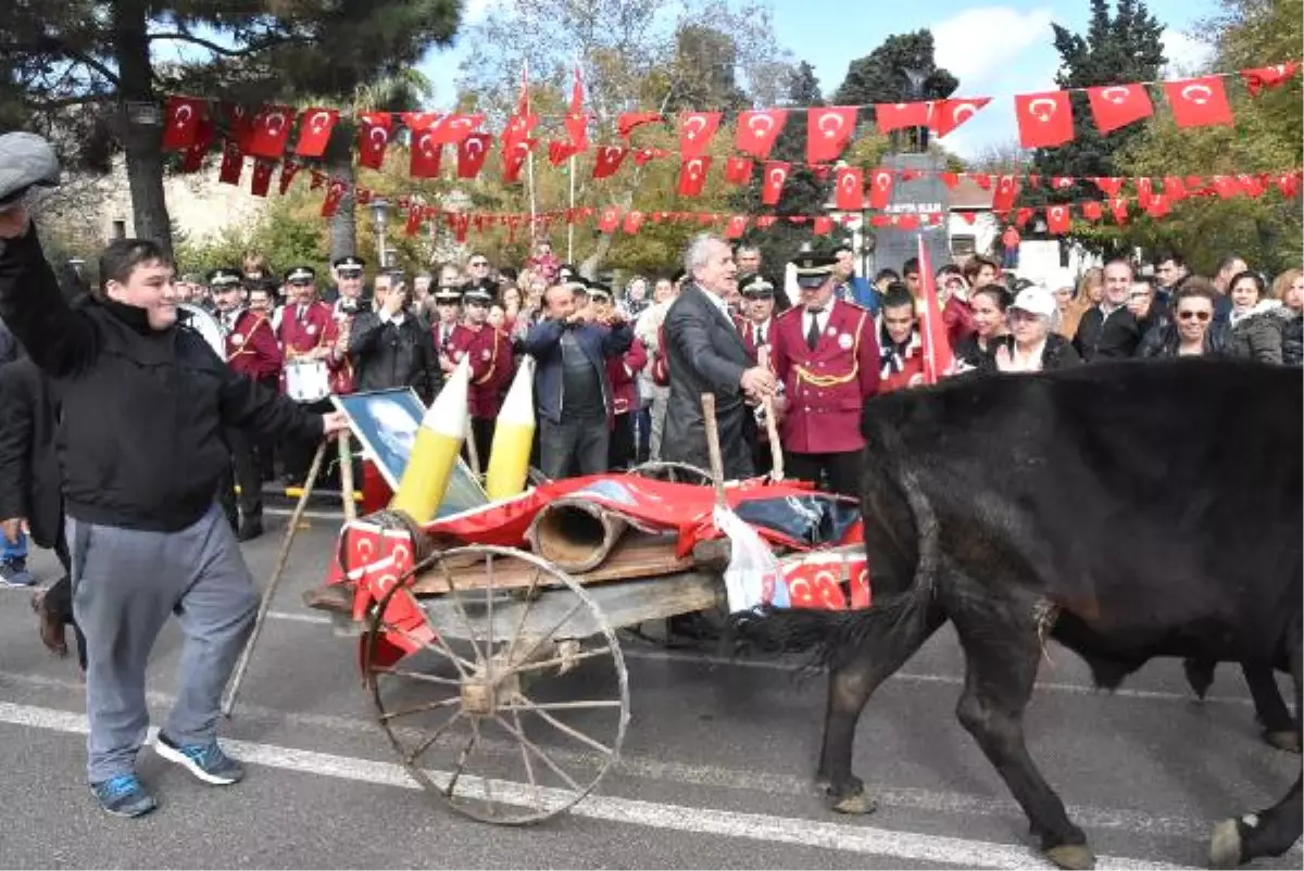 Cumhuriyet Bayramı Kutlamalarına Kağnı Arabasıyla Geldi