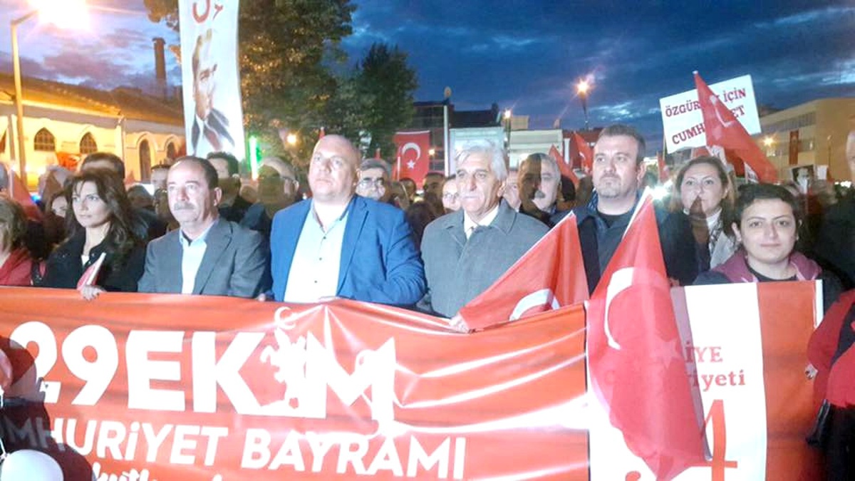 Edirne\'de Cumhuriyet Bayramı Yürüyüşü