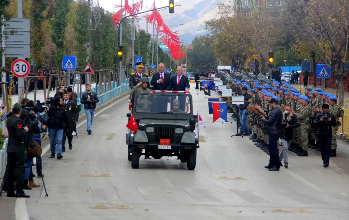 Erzurum\'da Mehter ve Bando Ekibi Birlikte Çalıp Söyledi