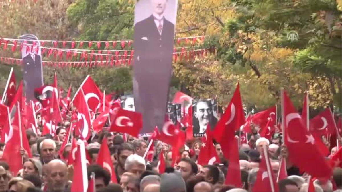 Eskişehir\'de "Cumhuriyet Yürüyüşü" Düzenlendi
