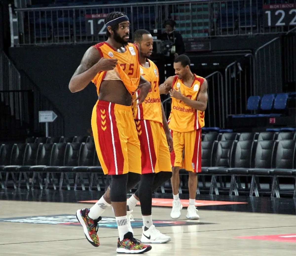 Galatasaray\'ın Basketbol Derbilerinde Yüzü Gülmedi