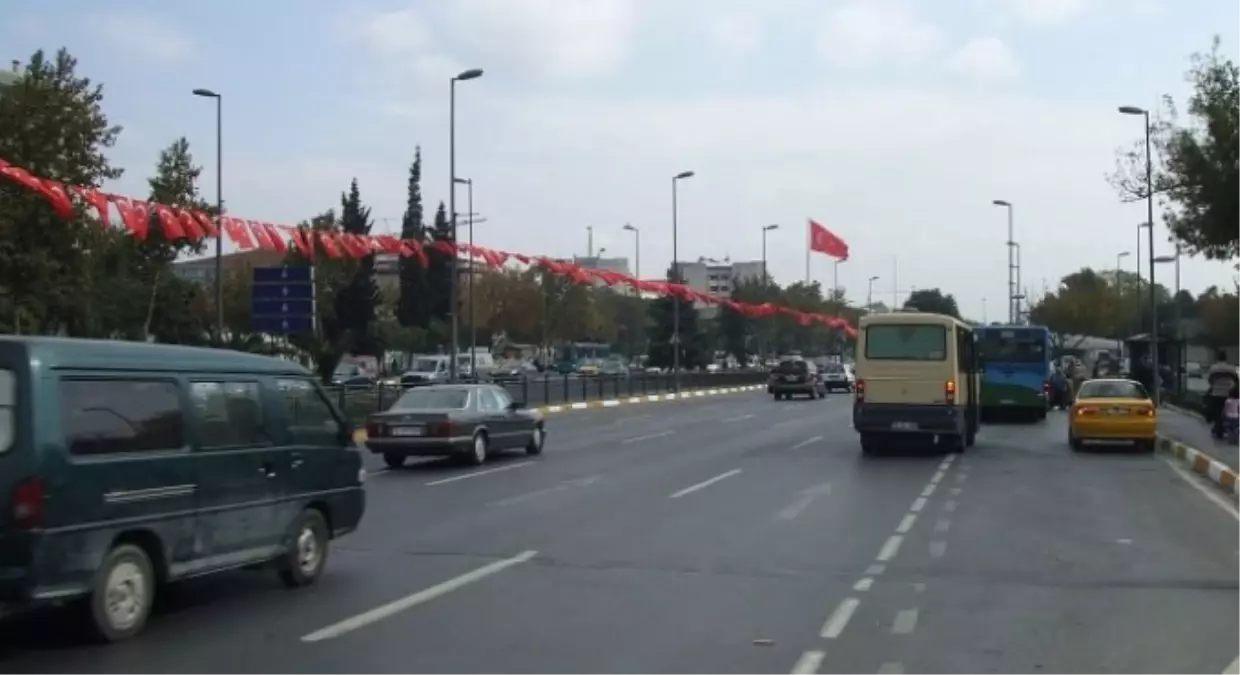 İstanbul\'da Bazı Yollar Trafiğe Kapatıldı