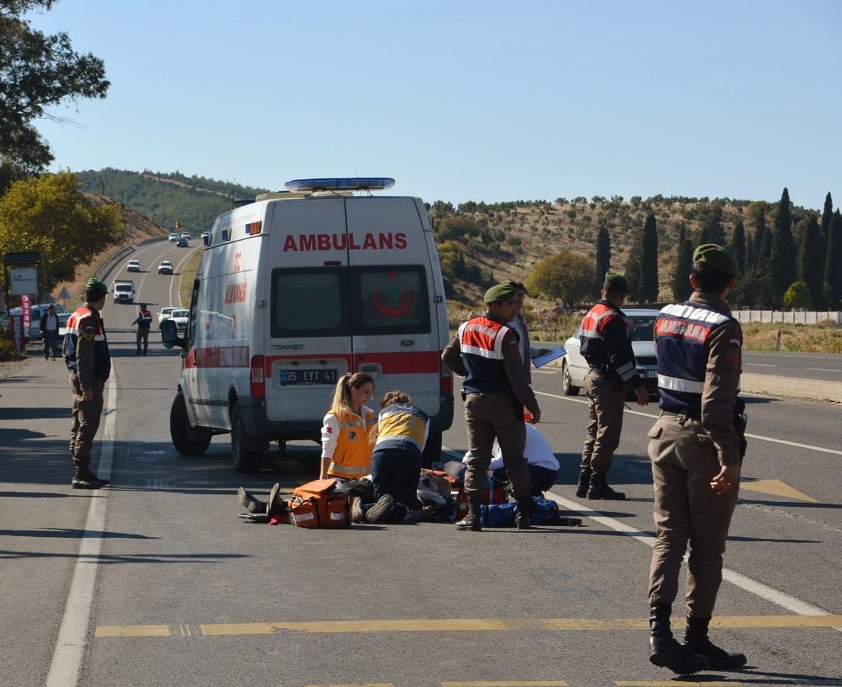 İzmir\'de Trafik Kazası: 1 Ölü