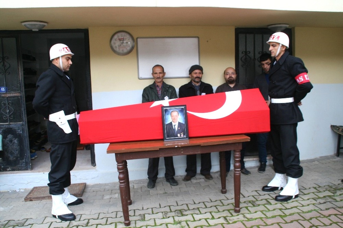 Kıbrıs Gazisi Son Yolculuğuna Askeri Törenle Uğurlandı