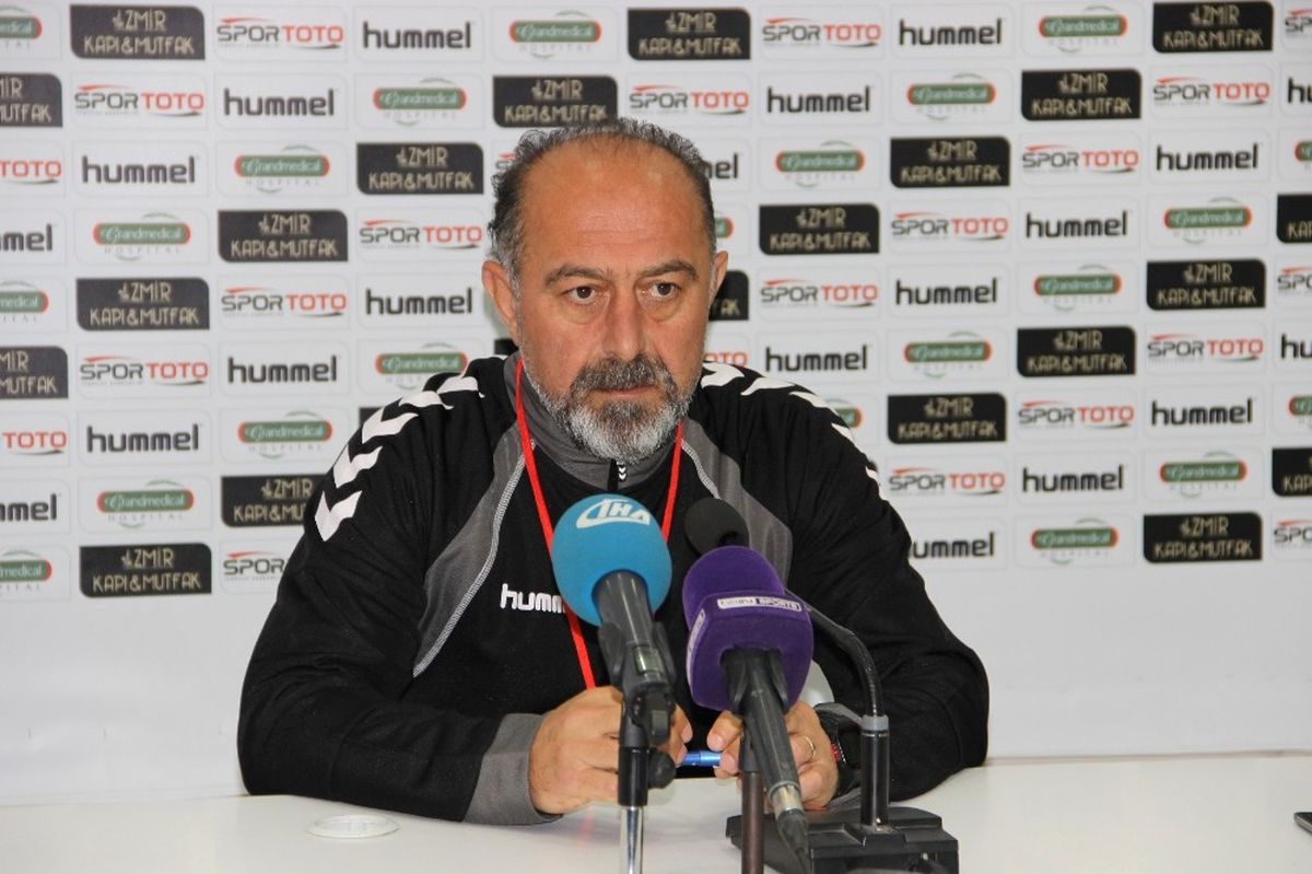 Lider Ümraniyespor, Deplasmanda Manisa\'yı Rahat Geçti