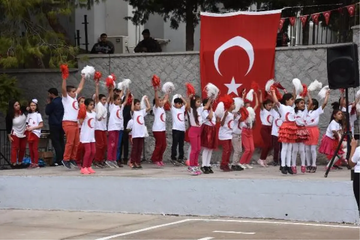 Mardin Derik\'te Cumhuriyet Bayramı Coşku ile Kutlandı