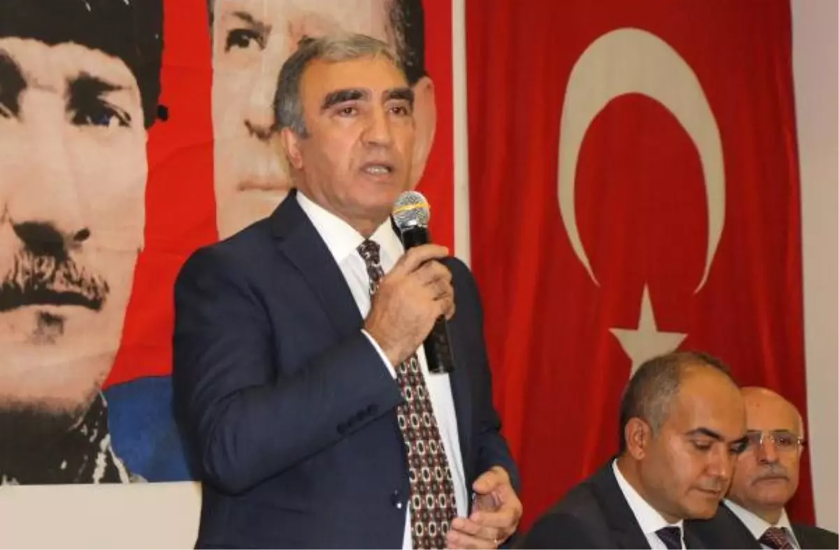 MHP\'li Öztürk: Sizin Mücadeleniz Başkaları Adına MHP\'yi Ele Geçirmekti